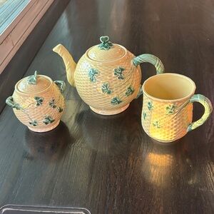 New! Bordallo Pinheiro made in Portugal  Basketweave Shamrock Clover Tea Set